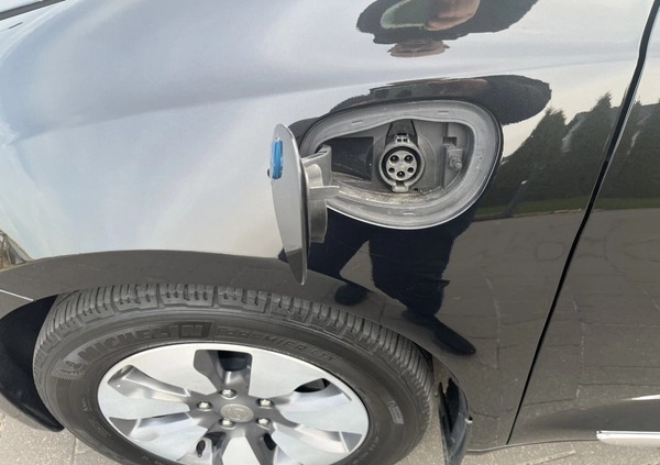 Chrysler Pacifica cena 134900 przebieg: 121000, rok produkcji 2018 z Łomża małe 466